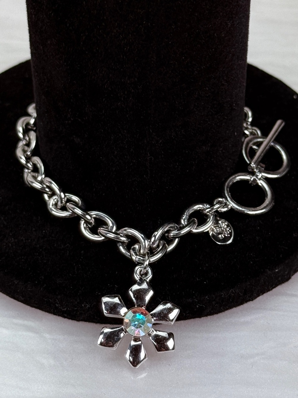 Gorgeous, Silvertone, flower charm bling, toggle closure, Cookie Lee bracelet